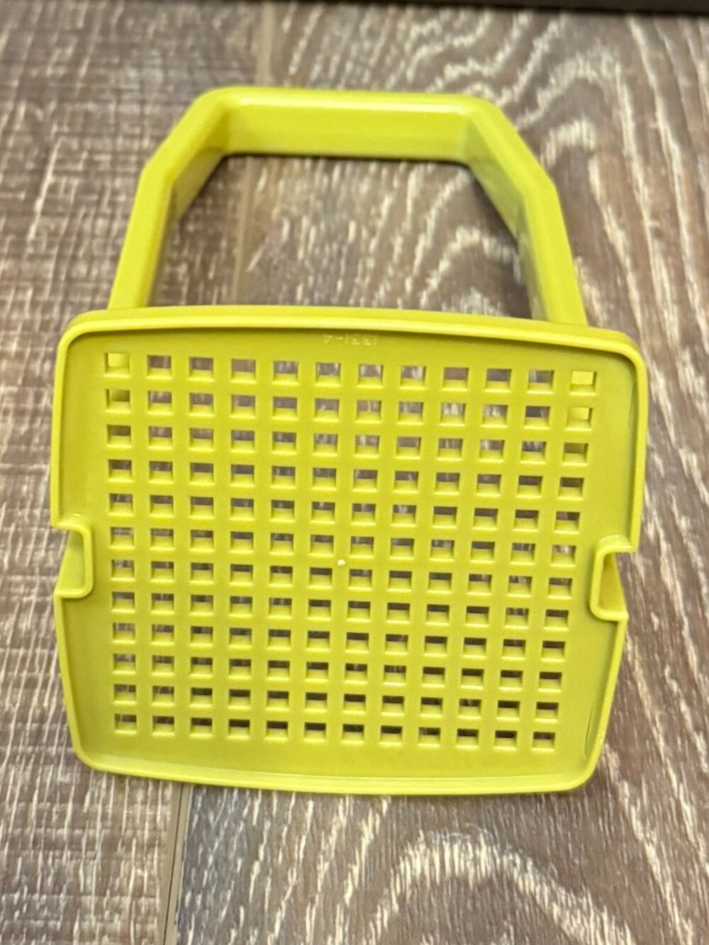 Tupperware Pick-A-Deli Pickle Container - Picture 13 of 16